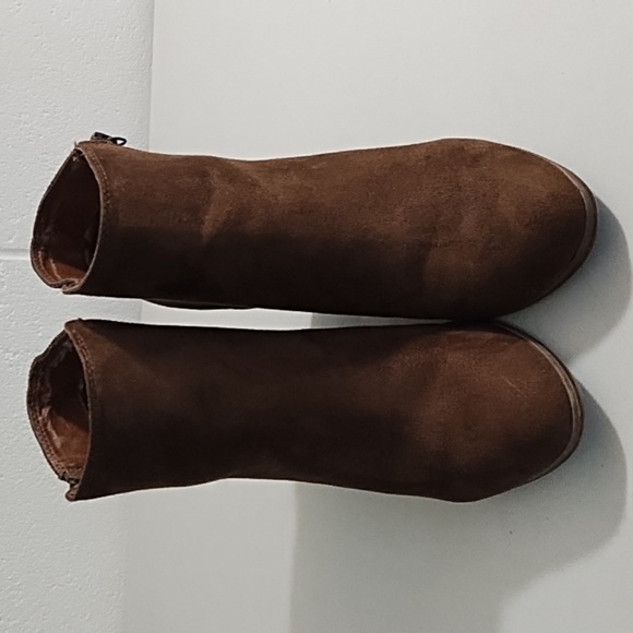 Merona Faux Chocolate Suede Ankle Boots Block Heel 8.5 Side Zip - Picture 2 of 15